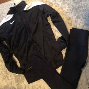 SET OF 2 - NIKE/SHAPE